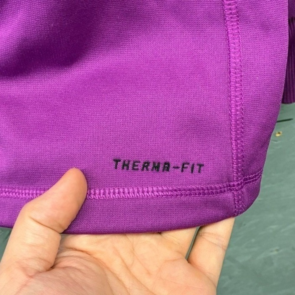 Nike Therma-FIT Graphic Hoodie Sweatshirt Womens S Purple Swoosh Activewear - Picture 9 of 10